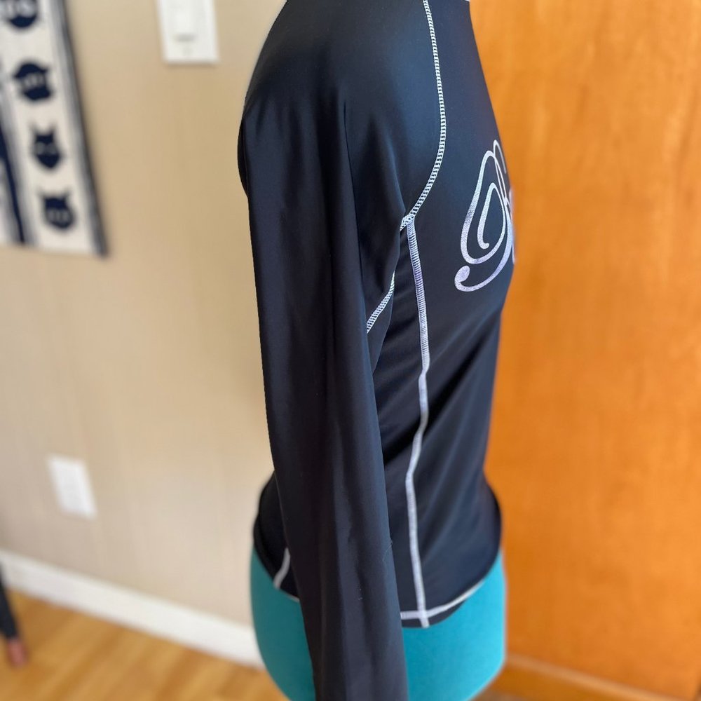 Women's Rash Guard - Picture 4 of 5
